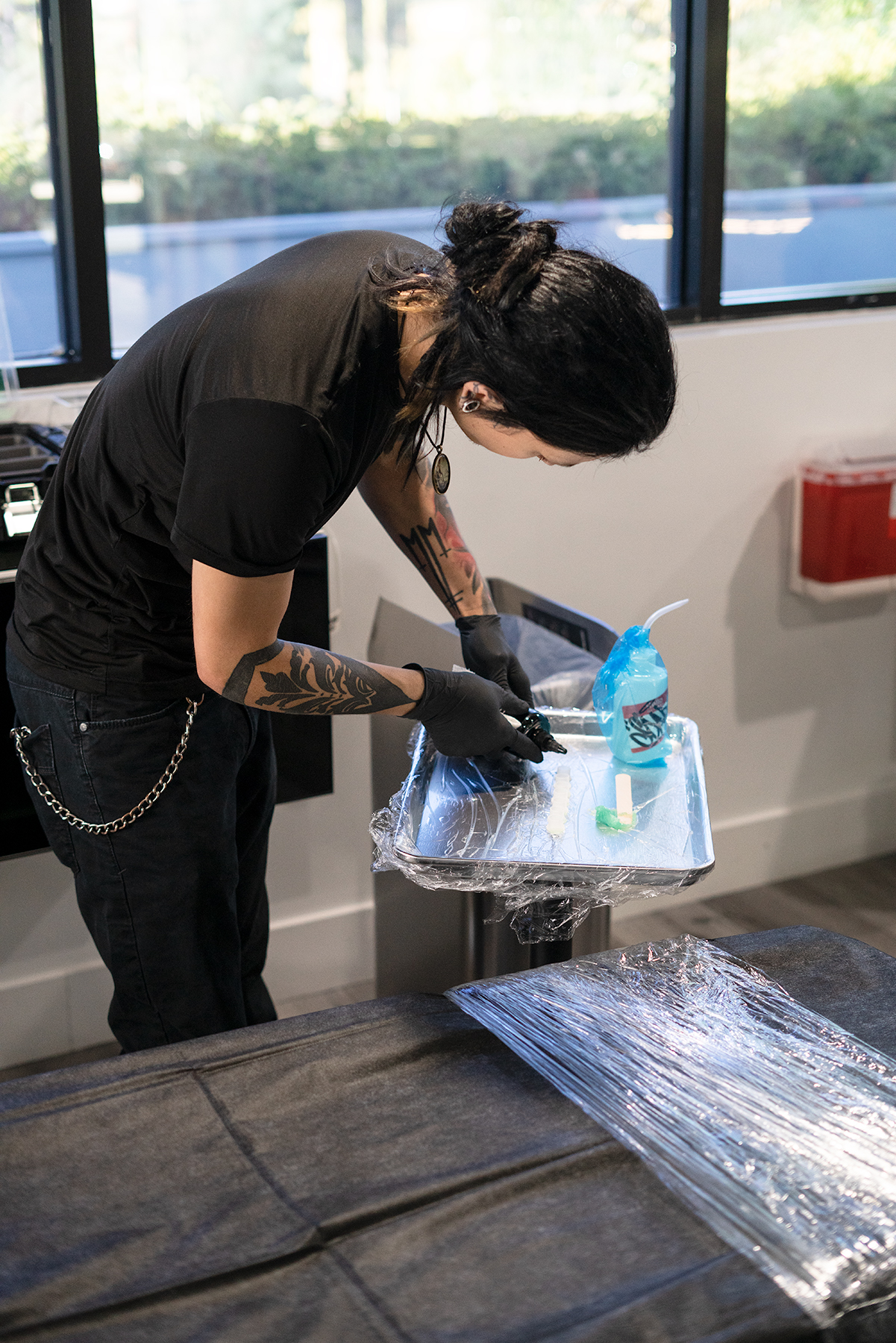 Gerald Inks The Studio | Gerald Everfade at The Skull Museum